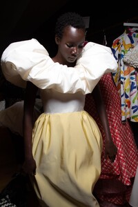 backstage-defile-christian-siriano-printemps-ete-2021-new-york-coulisses-88.thumb.JPG.4ec09e84a594f4c19def80ad98982e0e.JPG