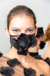 backstage-defile-christian-siriano-printemps-ete-2021-new-york-coulisses-95.thumb.JPG.ee2fcbd4261b450598d43246475de23a.JPG