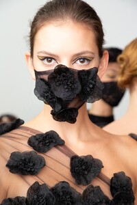 backstage-defile-christian-siriano-printemps-ete-2021-new-york-coulisses-96.thumb.JPG.07d3aa524eb2f5b2b7172b071832cf8c.JPG