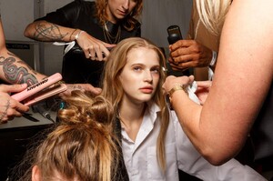 backstage-defile-isabel-marant-printemps-ete-2019-paris-coulisses-36.thumb.jpg.58c90731882c04ef8abc6e4405cc48e0.jpg