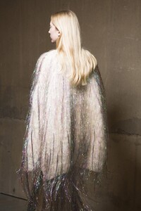 backstage-defile-ports-1961-automne-hiver-2018-2019-londres-coulisses-38.thumb.jpg.e16610a0715230cc38517471f0ea22f6.jpg