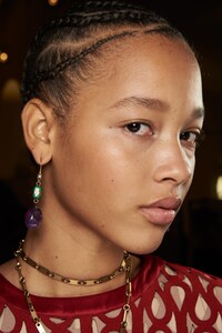 backstage-defile-ports-1961-printemps-ete-2021-milan-coulisses-152.thumb.jpg.71a2a7cbd1aebee688662a06d11b5843.jpg