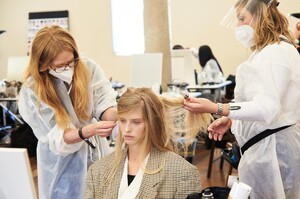 backstage-defile-ports-1961-printemps-ete-2021-milan-coulisses-158.thumb.jpg.37c1a57dba5bcf776afa9dee2fc33a52.jpg