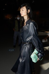 backstage-defile-ports-1961-printemps-ete-2021-milan-coulisses-16.thumb.jpg.d4fe67e5696ba443e46cbf6dfe265bd0.jpg