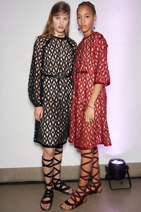 backstage-defile-ports-1961-printemps-ete-2021-milan-coulisses-296.thumb.jpg.f6024512d1309fb392f43ec81bb858d3.jpg