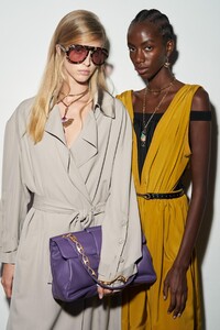 backstage-defile-ports-1961-printemps-ete-2021-milan-coulisses-53.thumb.jpg.4cb8f5b344f1b24c3d296c4ab266456b.jpg