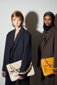 backstage-defile-ports-1961-printemps-ete-2021-milan-coulisses-97.thumb.jpg.99dd5189804e73f983f323c3c5496428.jpg