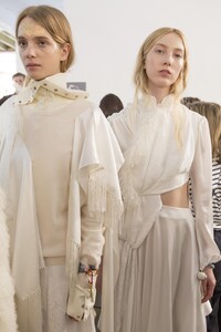 backstage-defile-preen-by-thornton-bregazzi-automne-hiver-2018-2019-londres-coulisses-59.thumb.jpg.420d953ca08c09faad8a0c8467f42c7a.jpg
