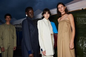 backstage-defile-sunnei-printemps-ete-2021-milan-coulisses-54.thumb.jpg.74f07fbd9993e65de490601dd85efdd7.jpg