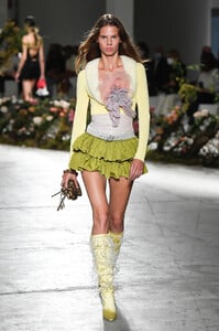 blumarine-rtw-ss21-gg-017.thumb.jpg.670b586967bf7cdf81734b1a6146c79b.jpg