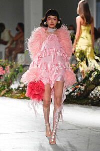 blumarine-rtw-ss21-gg-025.thumb.jpg.9fc148207aa87884aa181654eac57b29.jpg