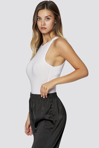 cuerpo_en_blanco_PByb1796_4.thumb.jpg.20203a92fb55a5b91e769a932ba8648b.jpg