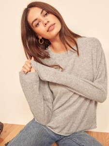 cashmere-boyfriend-sweater-light_grey-4.jpg