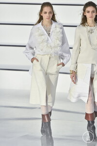 chanel-aw20-0058-103004.thumb.jpg.9511be832f7076505cba710132a35a47.jpg