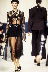 cher-michel-klein-ss-1993-1.thumb.jpg.abc7723da0d1f1a51c03254670f65318.jpg