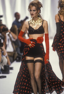 complice-ss-1992-5.thumb.jpg.444005a2010710eca546f751e75fc5e8.jpg