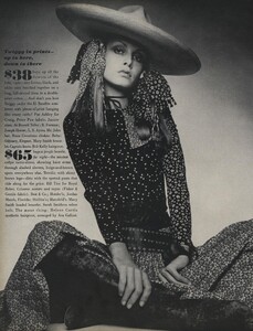 de_Villeneuve_US_Vogue_April_15th_1970_03.thumb.jpg.06f592528cd36de9f2183423273d0d0f.jpg