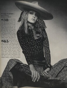 de_Villeneuve_US_Vogue_April_15th_1970_03.thumb.jpg.e50d8efea61442414ff174e49fb150f7.jpg