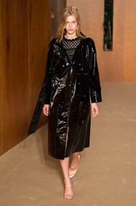 defile-alexachung-printemps-ete-2019-londres-look-30.thumb.jpg.a32e1d0de94e41b42d8d45b748e74638.jpg