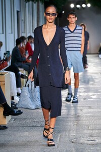defile-boss-printemps-ete-2021-milan-look-10.thumb.jpg.d022d7854c0e6a5ffda4394e76031c5b.jpg