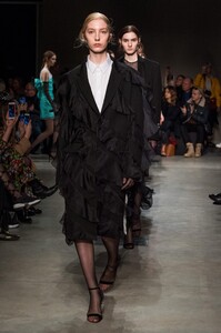 defile-brognano-automne-hiver-2018-2019-milan-look-48.thumb.jpg.50dca2ee29cf83c944884db081cbf605.jpg
