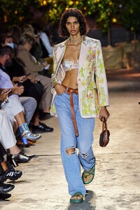 defile-etro-printemps-ete-2021-milan-look-30.thumb.jpg.1d2469f8c008312933e4907f72b591da.jpg