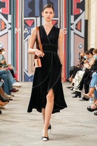 defile-maryling-printemps-ete-2021-milan-look-18.thumb.jpg.50e26b9344395a071e3868e11f722cb4.jpg