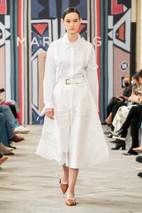 defile-maryling-printemps-ete-2021-milan-look-31.thumb.jpg.58ec110726b8873607a83ba792f2b734.jpg