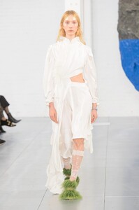 defile-preen-by-thornton-bregazzi-automne-hiver-2018-2019-londres-look-41.thumb.jpg.1eda6e847abaf00fc18d186bde08039f.jpg