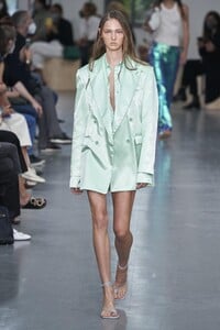 defile-sportmax-printemps-ete-2021-milan-look-29.thumb.jpg.5adcd8437c5e4a6b2d7d59cdbaf83b1c.jpg