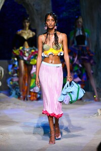 defile-versace-printemps-ete-2021-milan-look-74.thumb.jpg.71001b2e7718f75b36f413d0bb39de45.jpg