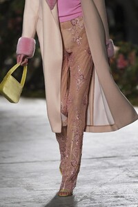 detail-defile-blumarine-printemps-ete-2021-milan-detail-12.thumb.jpg.20836ad2efd2b1c08a524e8d8ce01676.jpg