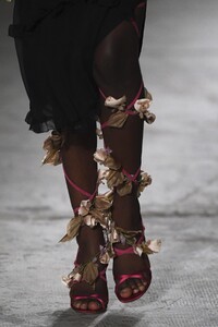 detail-defile-blumarine-printemps-ete-2021-milan-detail-29.thumb.jpg.e778d9fd74536b0b914c786d87413a4b.jpg