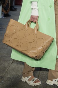 detail-defile-boss-printemps-ete-2021-milan-detail-189.thumb.jpg.6aa6640e2878b12e82a40617f0424e5e.jpg