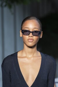 detail-defile-boss-printemps-ete-2021-milan-detail-39.thumb.jpg.fb0ec8b78d655b76d4277ec5f21c71b3.jpg