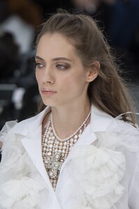 detail-defile-chanel-automne-hiver-2020-2021-paris-detail-41.thumb.jpg.a9f4a48400d580105a1e86dbbc30aecd.jpg