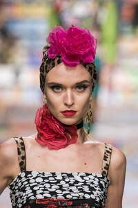 detail-defile-dolce-amp-gabbana-printemps-ete-2021-milan-detail-184.thumb.jpg.d6ac4ec49e47dd448348de7737d6a7b8.jpg