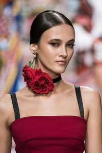 detail-defile-dolce-amp-gabbana-printemps-ete-2021-milan-detail-205.thumb.jpg.917917b115de1e30dda496ef0a2dd732.jpg