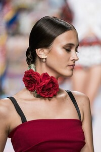 detail-defile-dolce-amp-gabbana-printemps-ete-2021-milan-detail-206.thumb.jpg.0b39451c5ee81a9ee1a2011d42b8c240.jpg