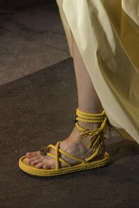 detail-defile-etro-printemps-ete-2021-milan-detail-114.thumb.jpg.035e9eeff3eb44c034a93a93b47637d4.jpg