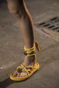 detail-defile-etro-printemps-ete-2021-milan-detail-144.thumb.jpg.28e709bbb699a8af41d9028975e8a1fc.jpg