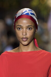 detail-defile-etro-printemps-ete-2021-milan-detail-175.thumb.jpg.7dd4da41ef346cef364a67b768f7ef12.jpg