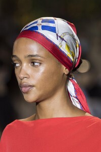 detail-defile-etro-printemps-ete-2021-milan-detail-176.thumb.jpg.191cdef99c3cda6768a3d2bfa953729b.jpg
