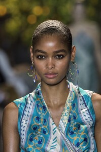 detail-defile-etro-printemps-ete-2021-milan-detail-182.thumb.jpg.ca6bcc06ecddac73ee0d0859741c4cfc.jpg