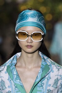 detail-defile-etro-printemps-ete-2021-milan-detail-189.thumb.jpg.8c958a05ccc560f719b63f60a3182631.jpg