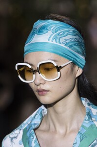 detail-defile-etro-printemps-ete-2021-milan-detail-190.thumb.jpg.24984e8c37b001666b2bfdbd0493fd92.jpg