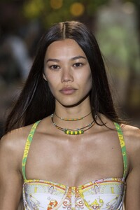 detail-defile-etro-printemps-ete-2021-milan-detail-196.thumb.jpg.bd4d99089229f026f8fd6451a9aa63d1.jpg