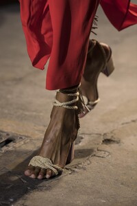detail-defile-etro-printemps-ete-2021-milan-detail-60.thumb.jpg.a00f8552360cd3c6fa7ac746ae6d57e1.jpg