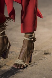 detail-defile-etro-printemps-ete-2021-milan-detail-61.thumb.jpg.8fa330f02bb09d9911589e1455914bcd.jpg