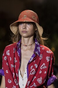 detail-defile-etro-printemps-ete-2021-milan-detail-69.thumb.jpg.f224def8ae9e73f9887ca2092225fbe4.jpg